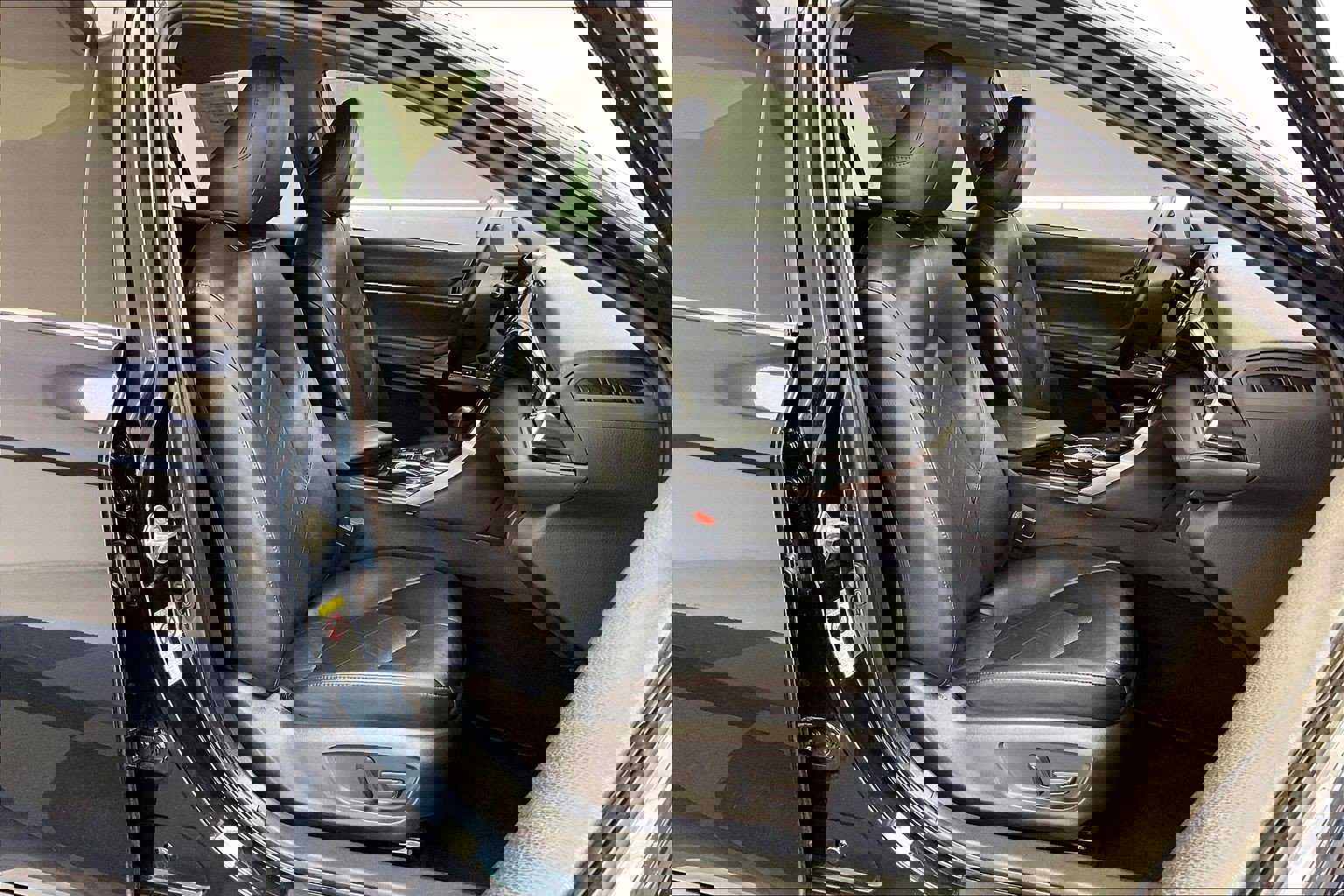 Used 2018 Toyota Camry XLE image 6