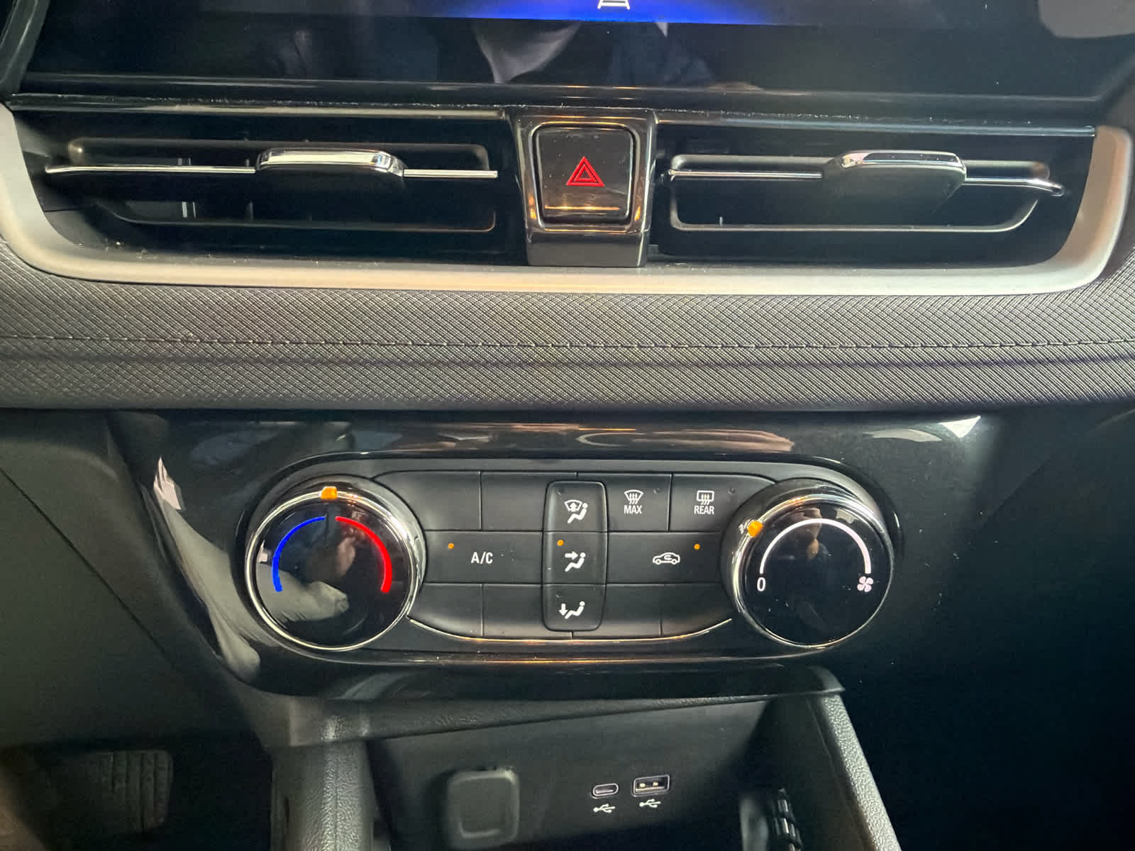 Used 2024 Chevrolet TrailBlazer LT AWD/4WD image 20