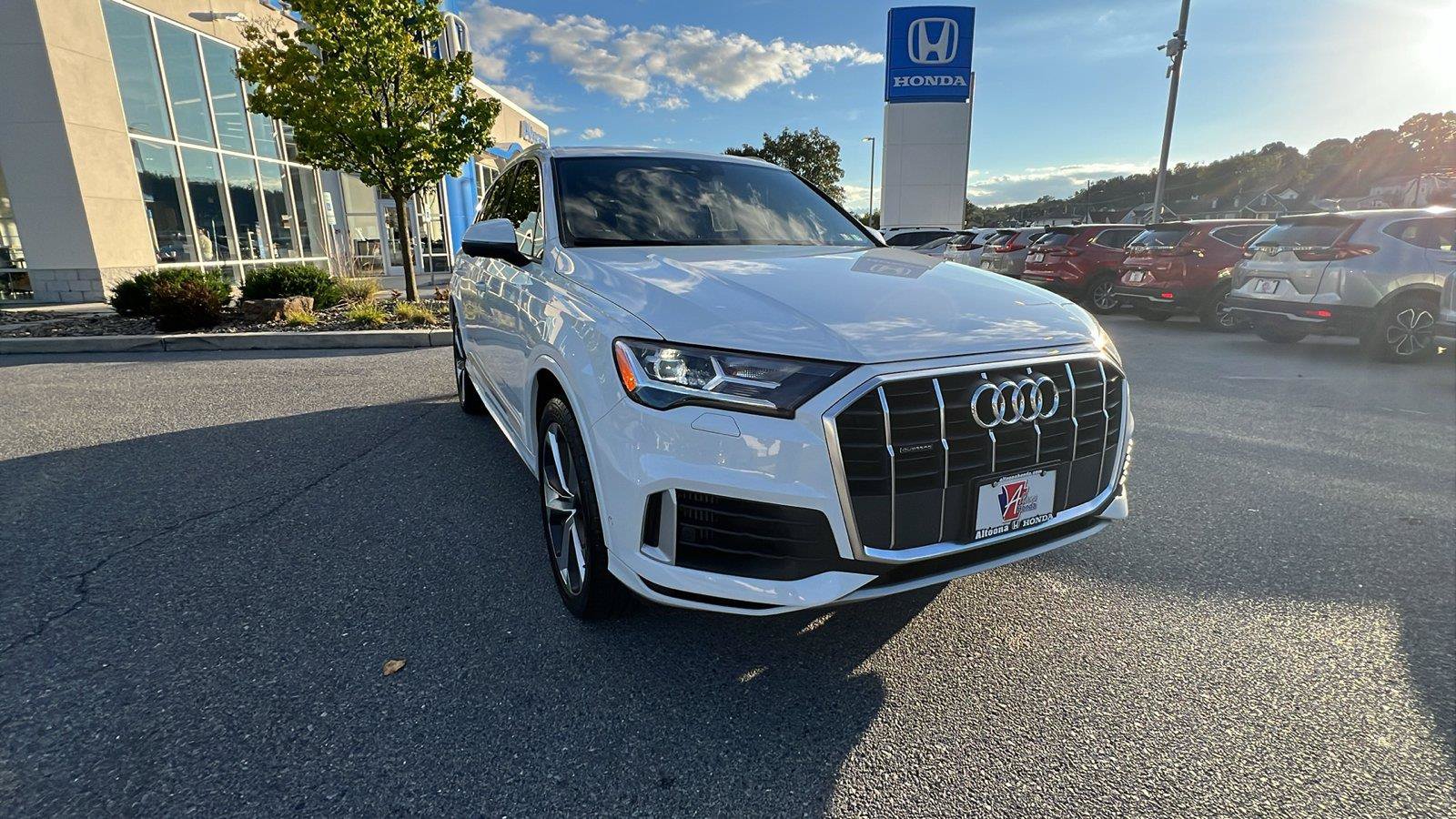Used 2021 Audi Q7 3.0T Premium Plus w/ Premium Plus Package AWD/4WD image 2
