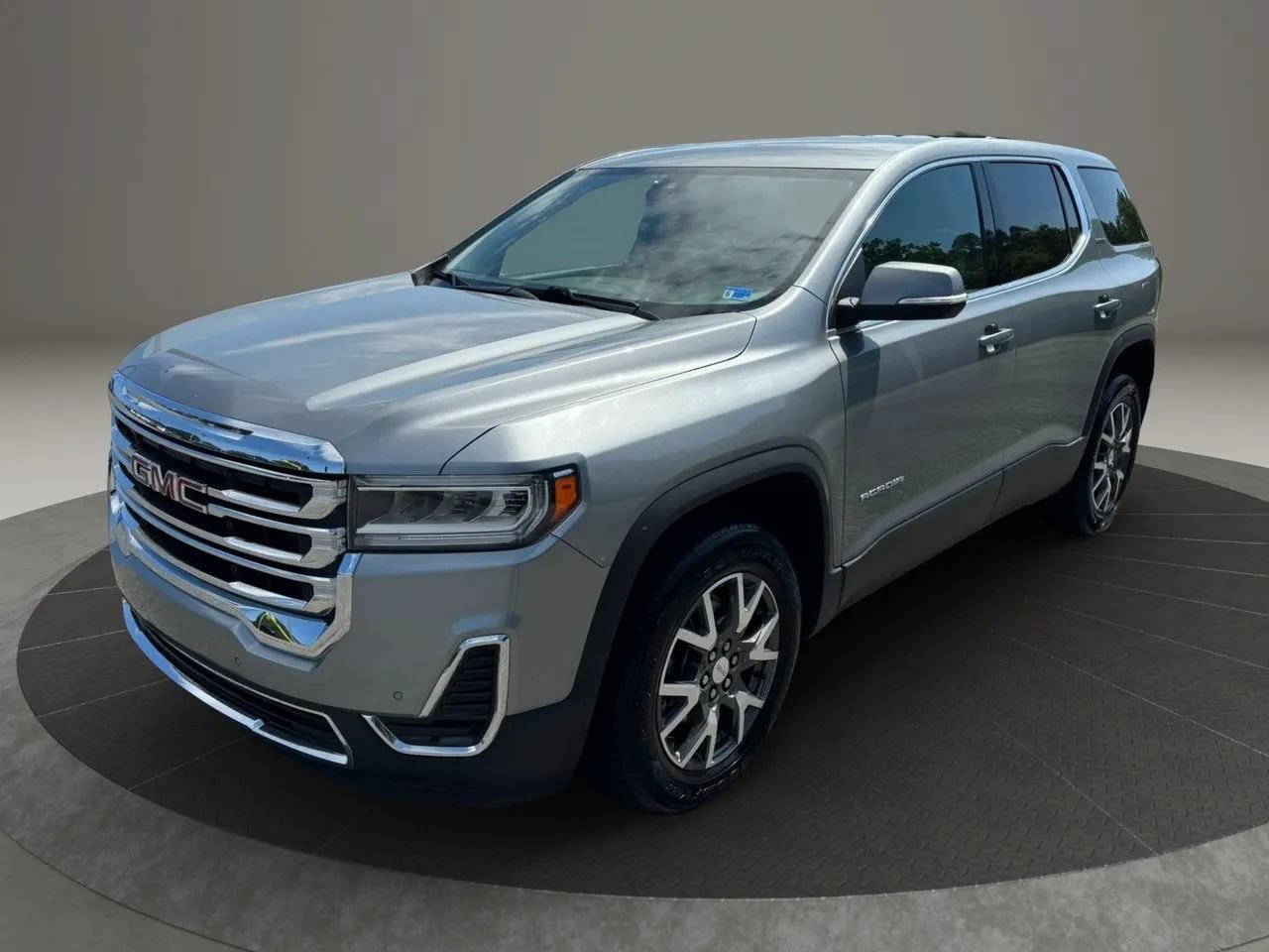 Used 2023 GMC Acadia SLE AWD/4WD image 2