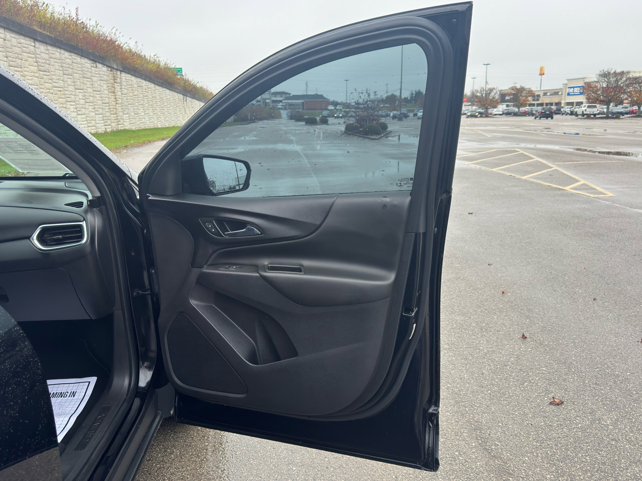 Used 2021 Chevrolet Equinox LT image 29