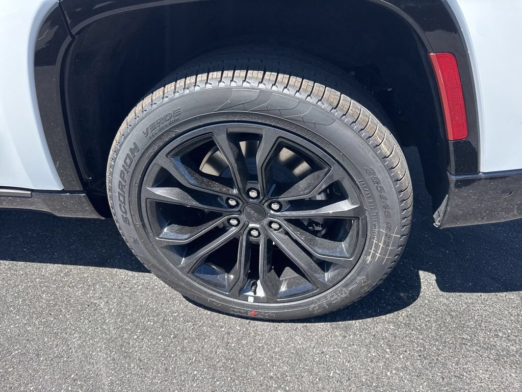 New 2026 Jeep Grand Wagoneer Summit AWD/4WD image 20