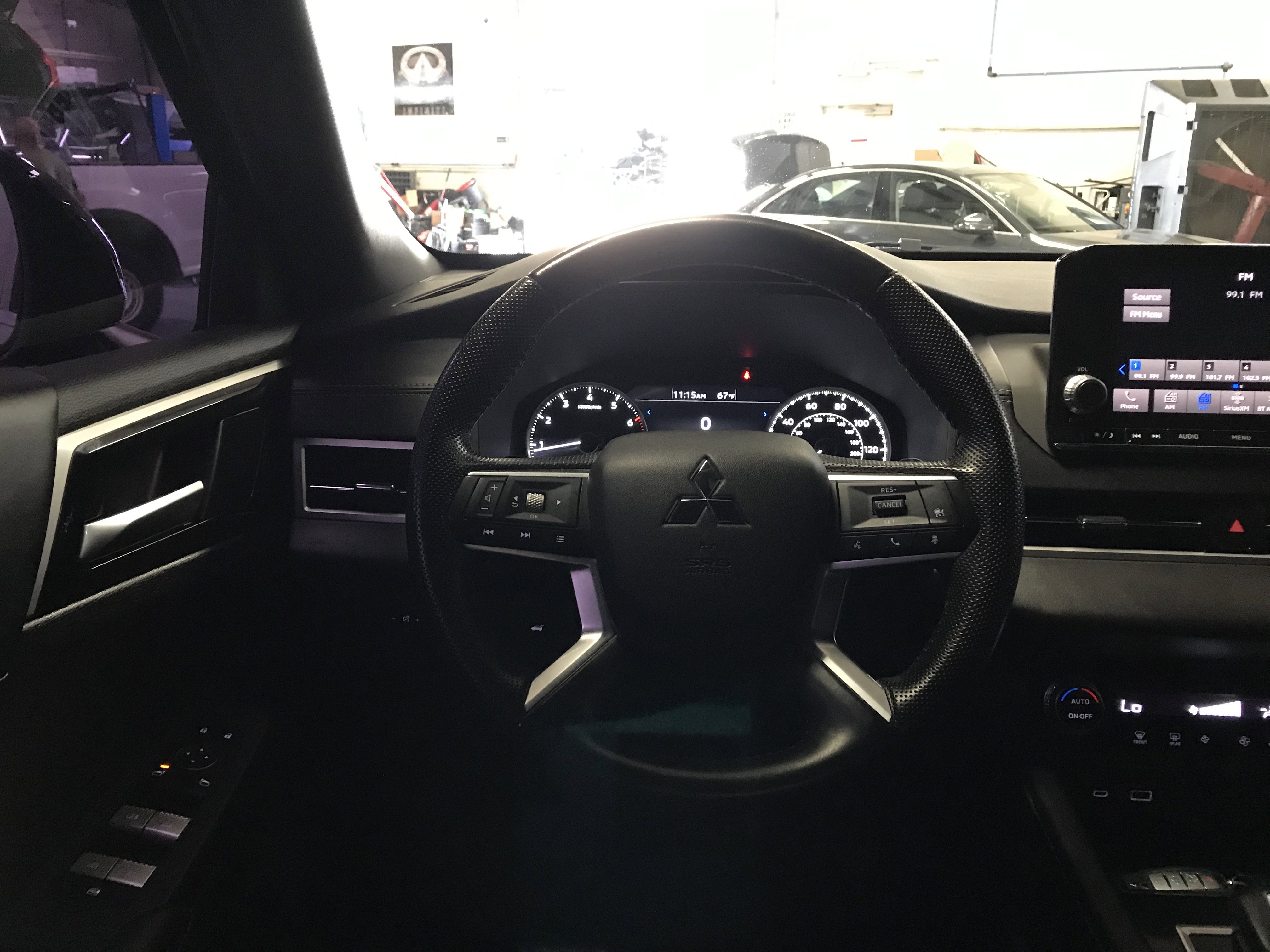 Used 2022 Mitsubishi Outlander SE image 16