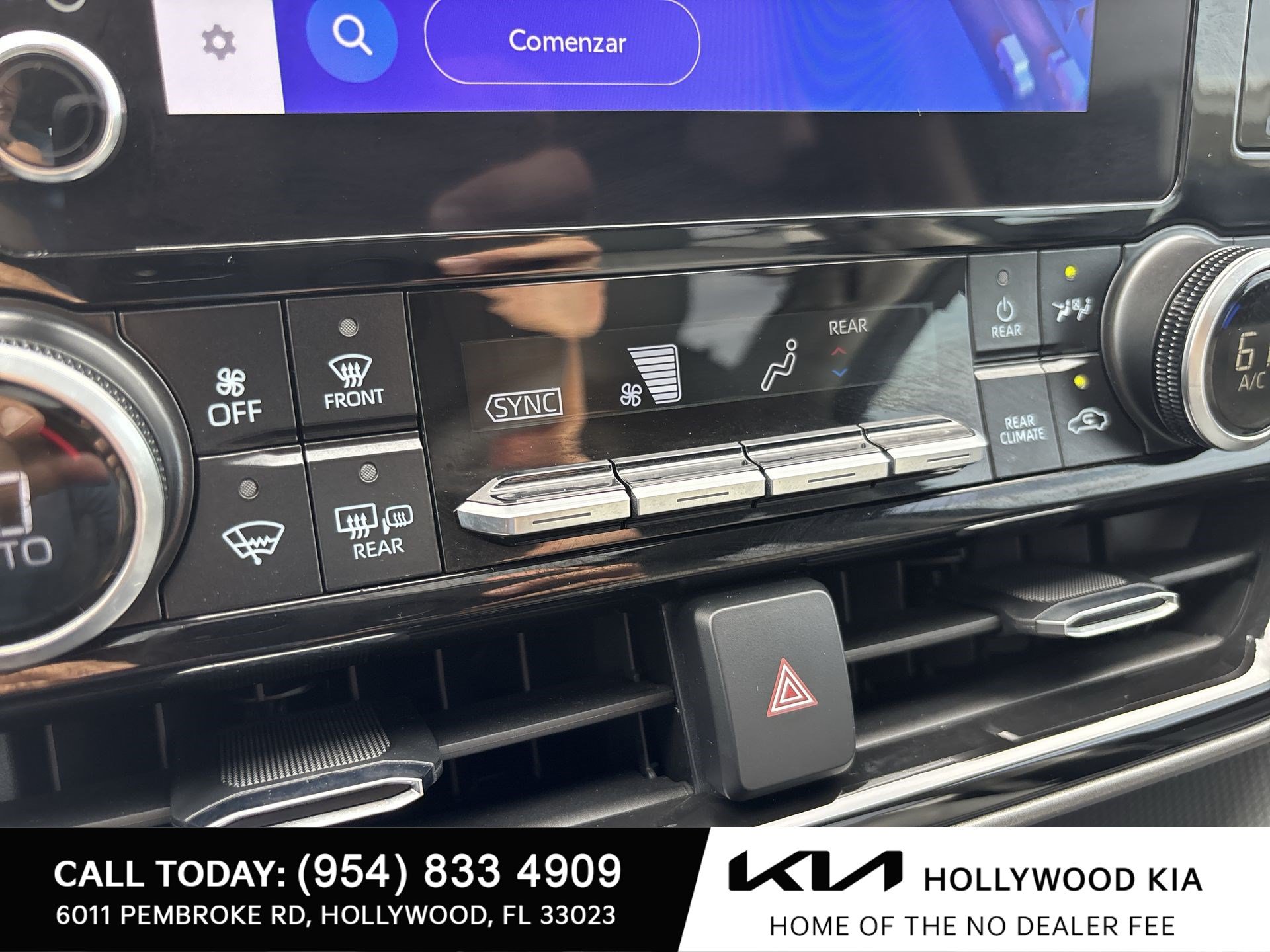 Used 2025 Toyota Highlander XLE AWD/4WD image 17