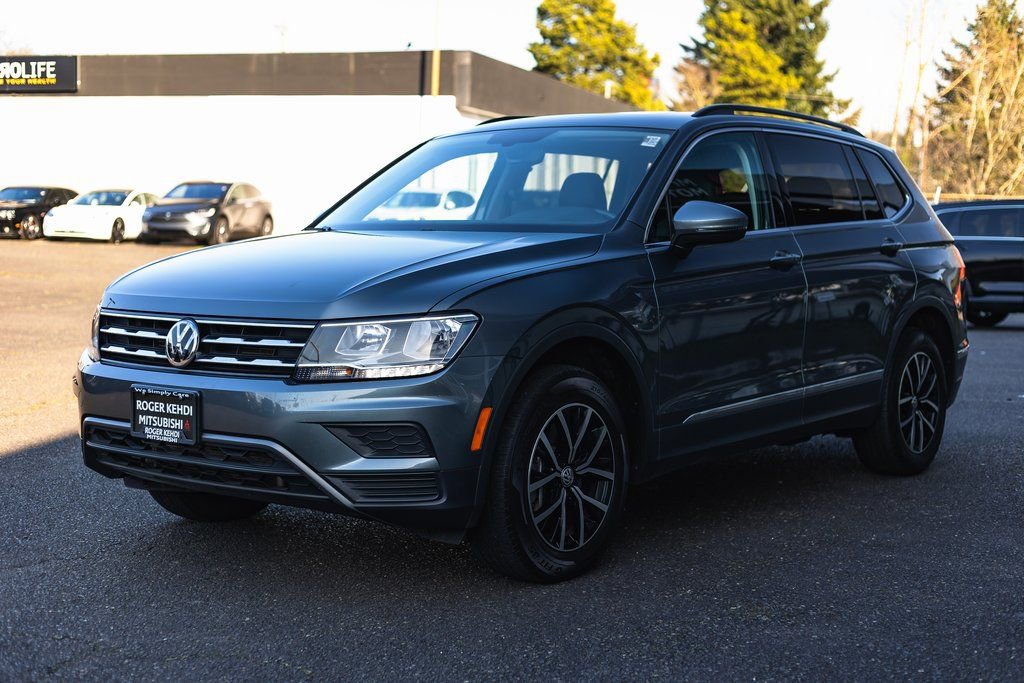 Used 2021 Volkswagen Tiguan SE w/ Panoramic Sunroof Package image 5