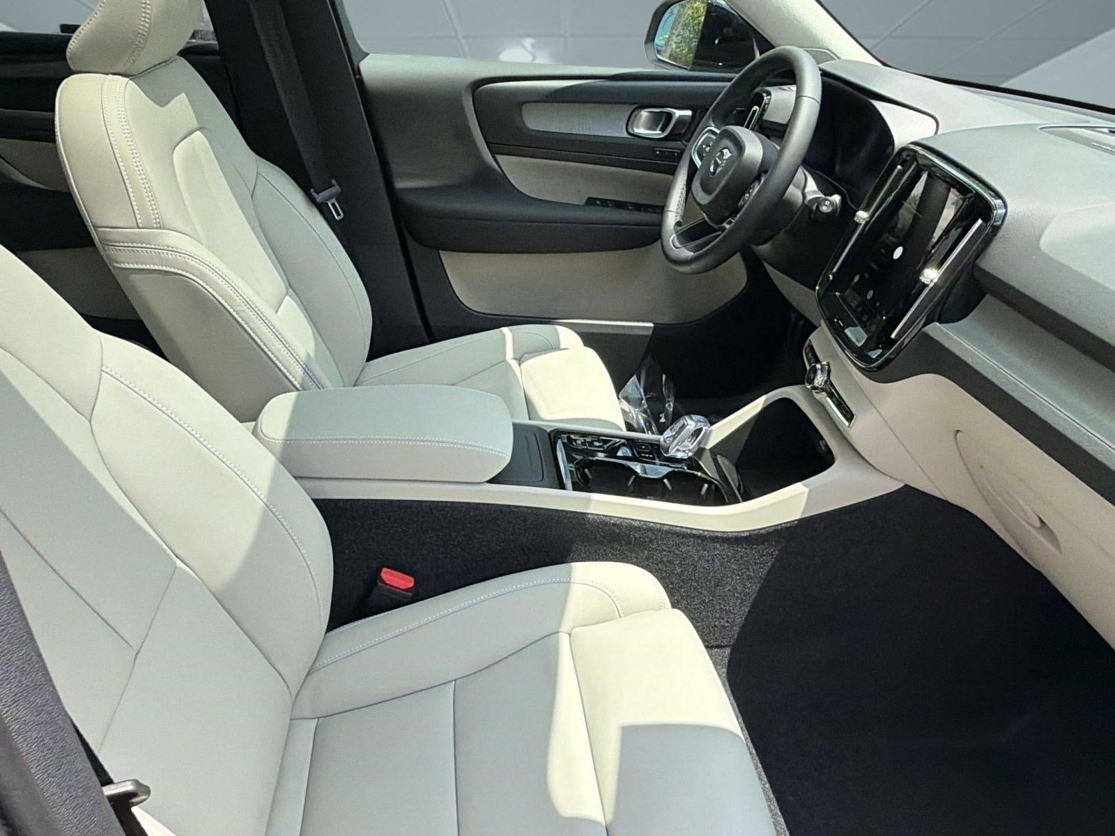 New 2026 Volvo XC40 B5 Ultra w/ Protection Package AWD/4WD image 23
