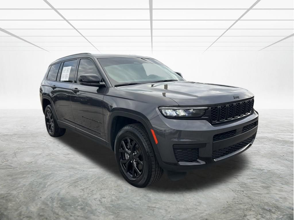 Used 2024 Jeep Grand Cherokee L Altitude AWD/4WD image 2