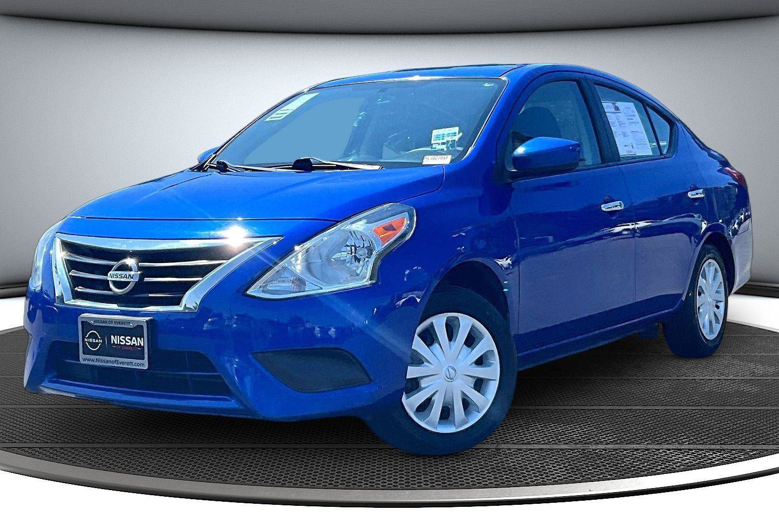 Used 2017 Nissan Versa SV FWD image 3