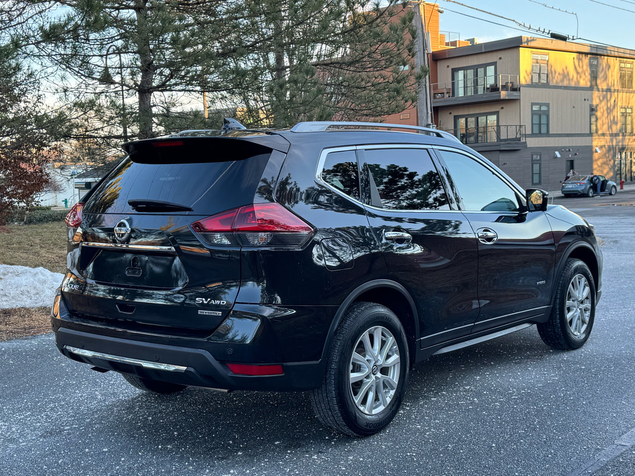 Used 2019 Nissan Rogue SV w/ Premium Package image 6