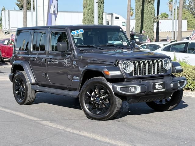 Used 2025 Jeep Wrangler Unlimited Sahara AWD/4WD image 2