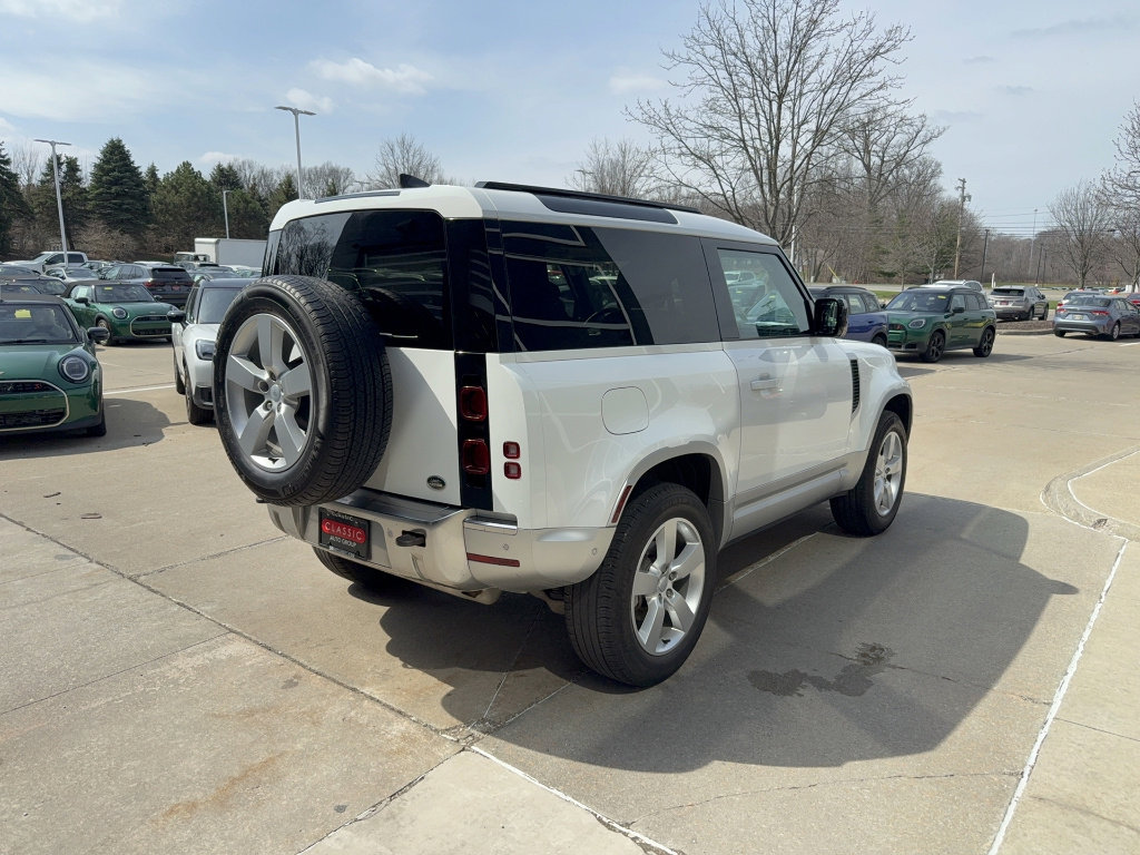 Used 2023 Land Rover Defender 90 S image 4