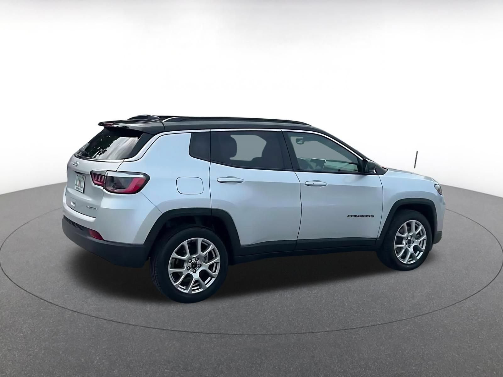 Used 2025 Jeep Compass Limited AWD/4WD image 14