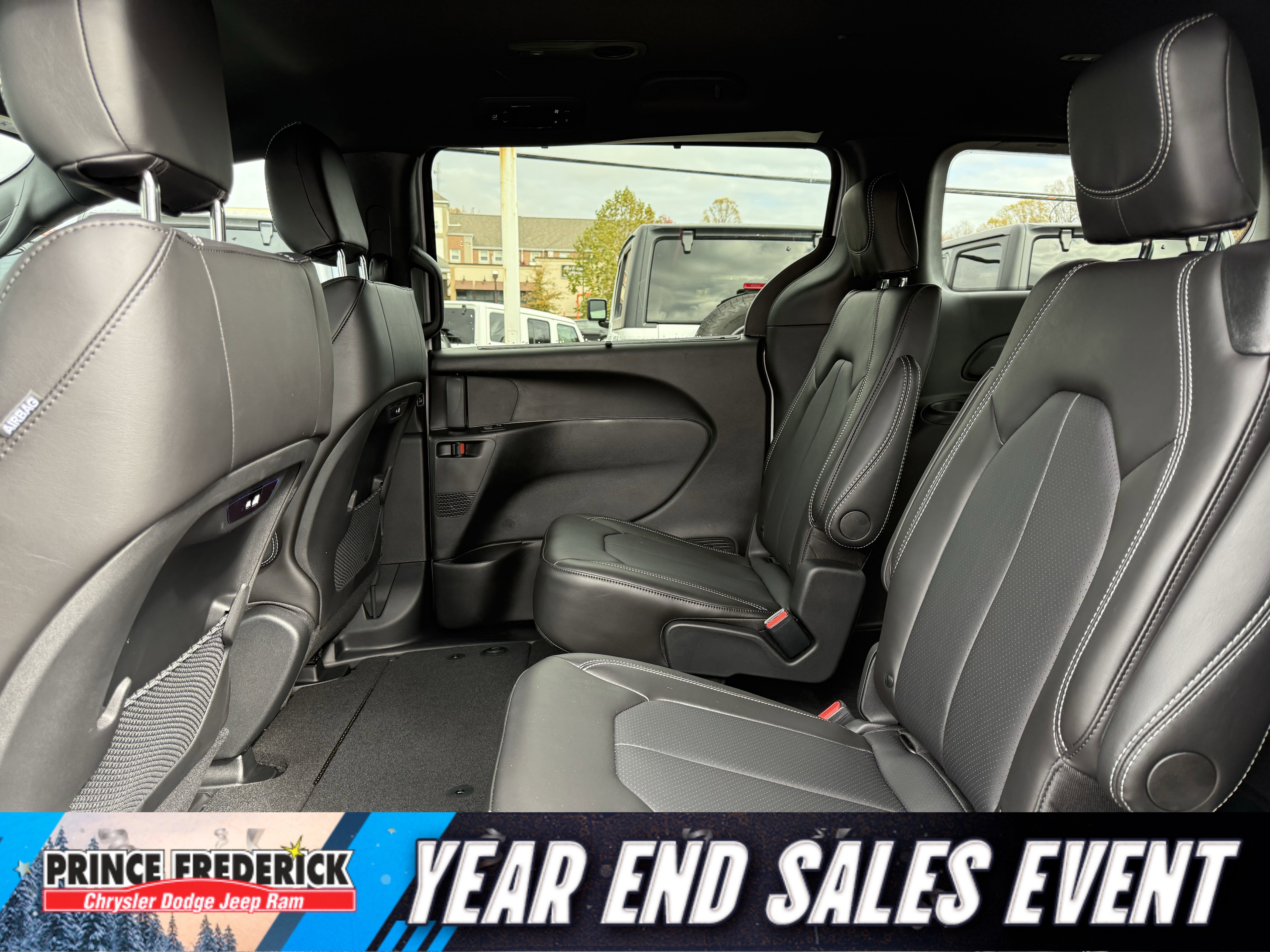 New 2026 Chrysler Pacifica Select image 12