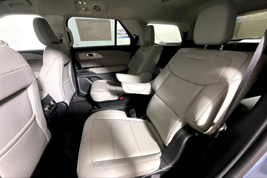 New 2026 Ford Explorer Active w/ Active Comfort Package RWD image 10