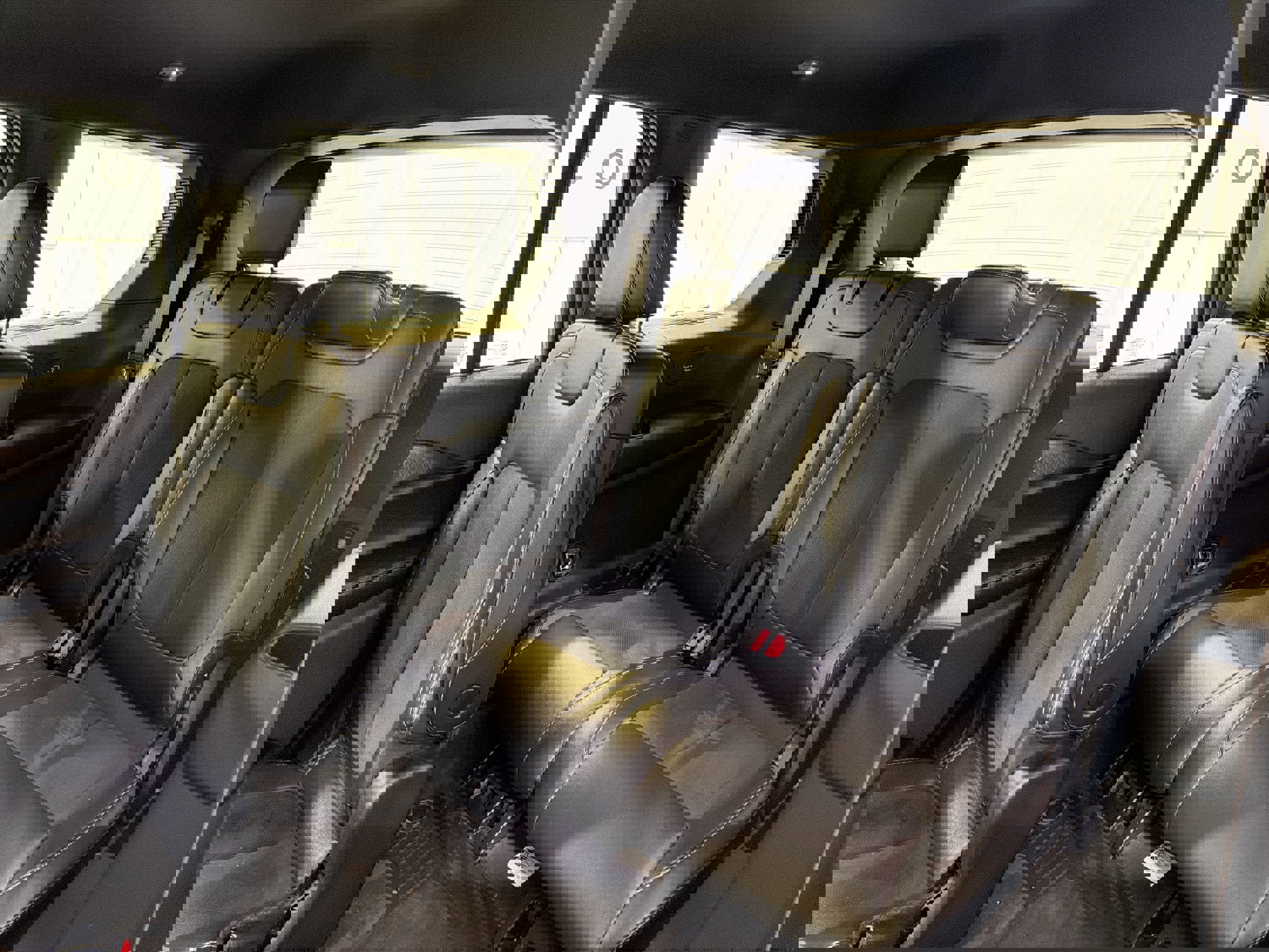 Used 2023 Jeep Grand Cherokee L Laredo image 26