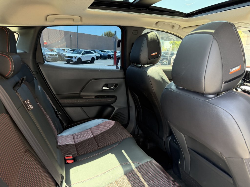 Used 2025 Nissan Kicks SR w/ SR Premium Package AWD/4WD image 37