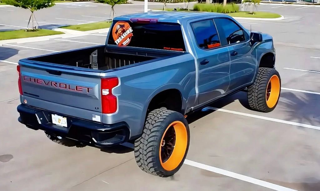 Used 2025 Chevrolet Silverado 1500 LT Trail Boss AWD/4WD image 34