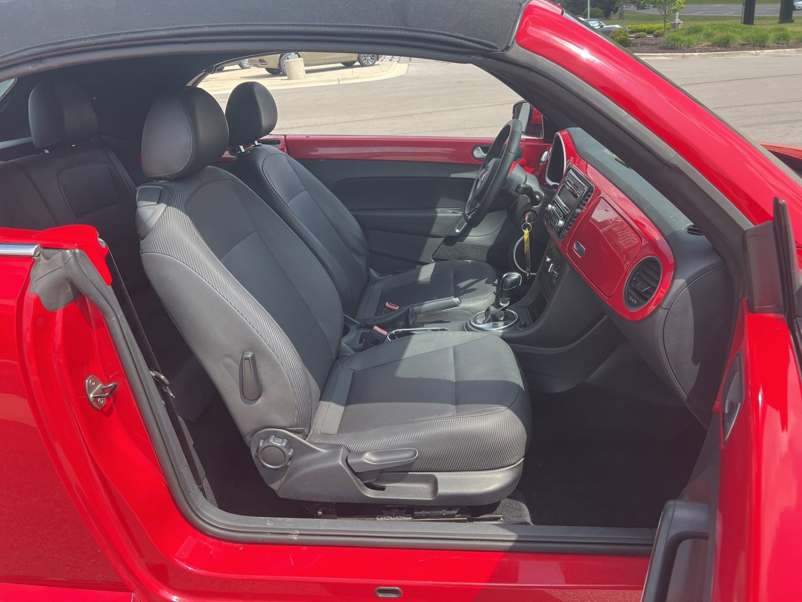 Used 2013 Volkswagen Beetle 2.5 FWD image 23