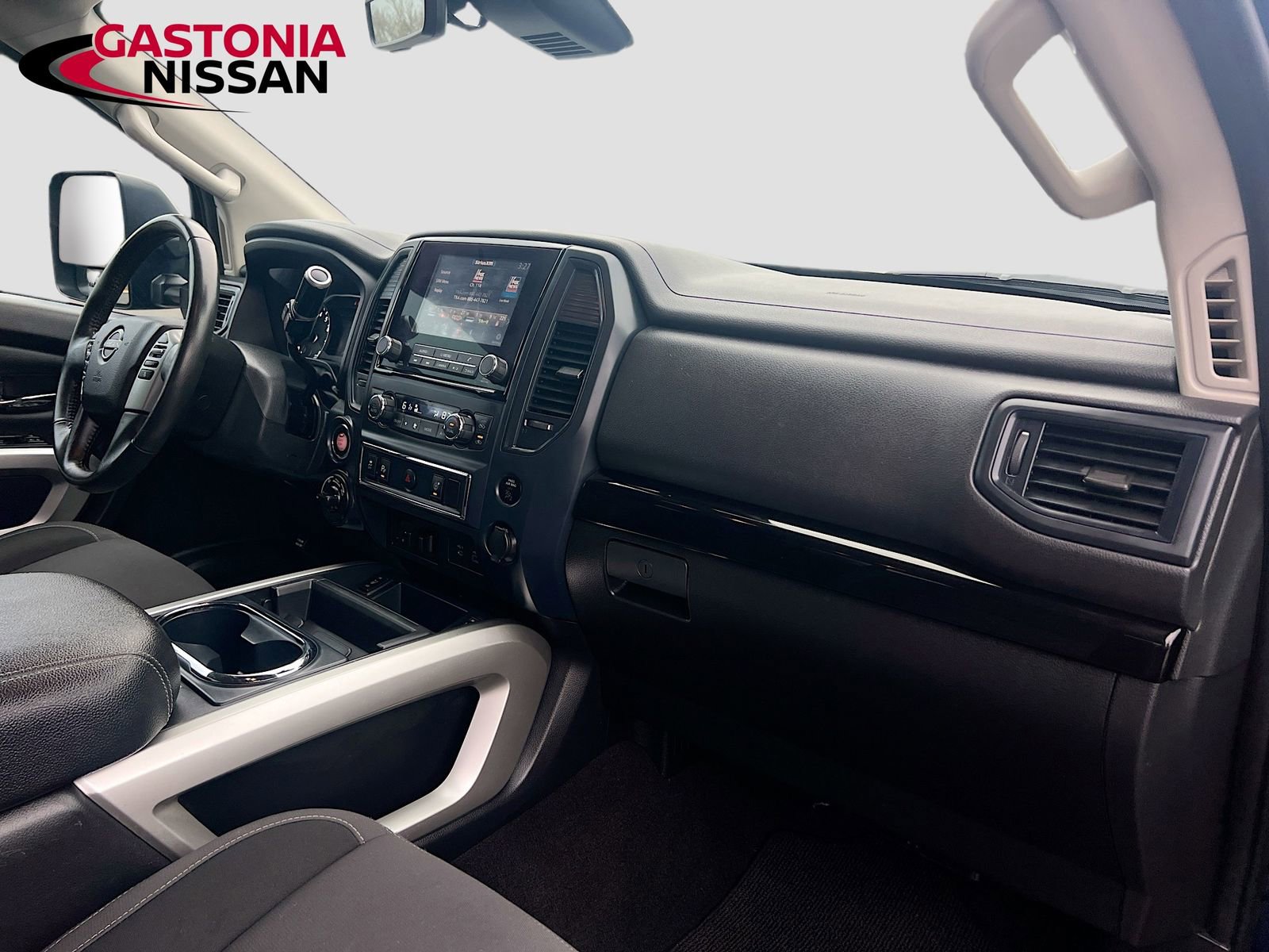 Used 2024 Nissan Titan SV w/ SV Convenience Package image 37