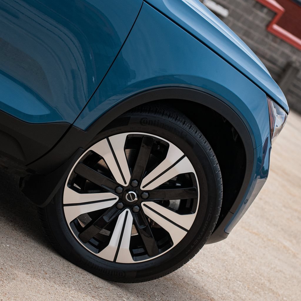 Certified 2023 Volvo XC40 Recharge Plus w/ Protection Package Premier AWD/4WD image 7