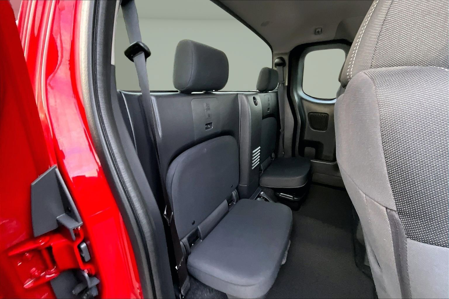 Used 2022 Nissan Frontier SV w/ Technology Package image 24