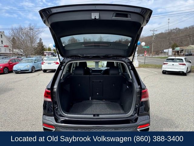 Used 2024 Volkswagen Taos SE image 20