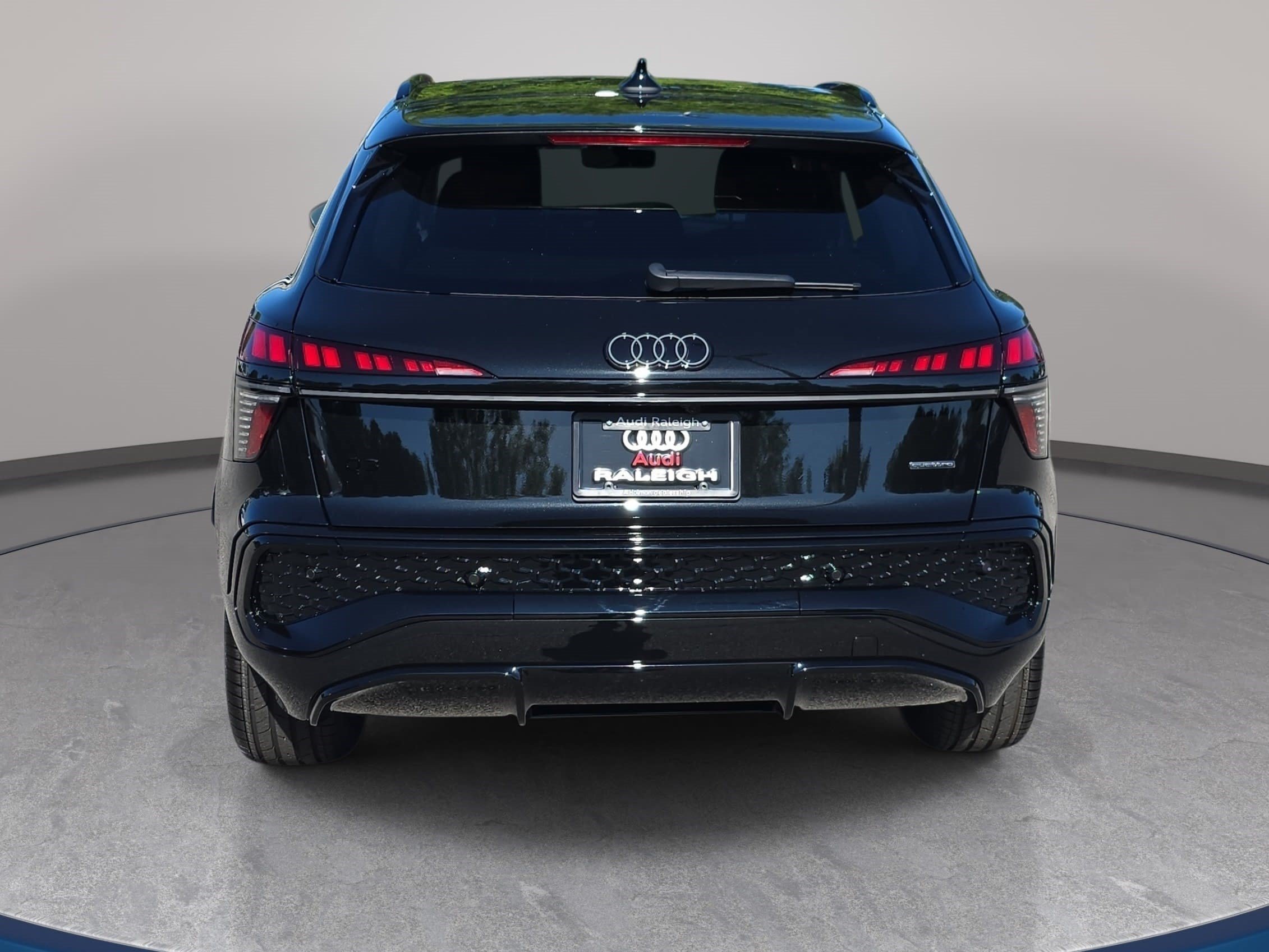 New 2026 Audi Q3 quattro 2.0T AWD/4WD image 7