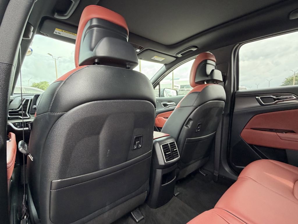 Used 2025 Kia Sportage SX FWD image 12