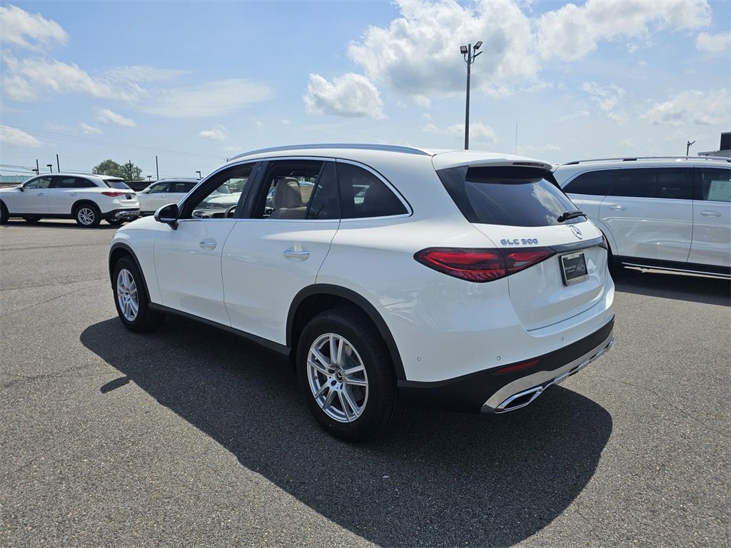 Used 2025 Mercedes-Benz GLC 300 image 5