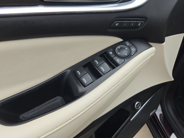 Used 2022 Buick Enclave Avenir w/ Avenir Technology Package FWD image 22