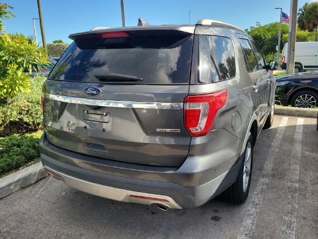 Used 2016 Ford Explorer XLT w/ Equipment Group 202A FWD image 3