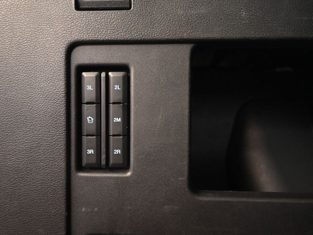 Used 2023 Ford Expedition Max Limited image 34