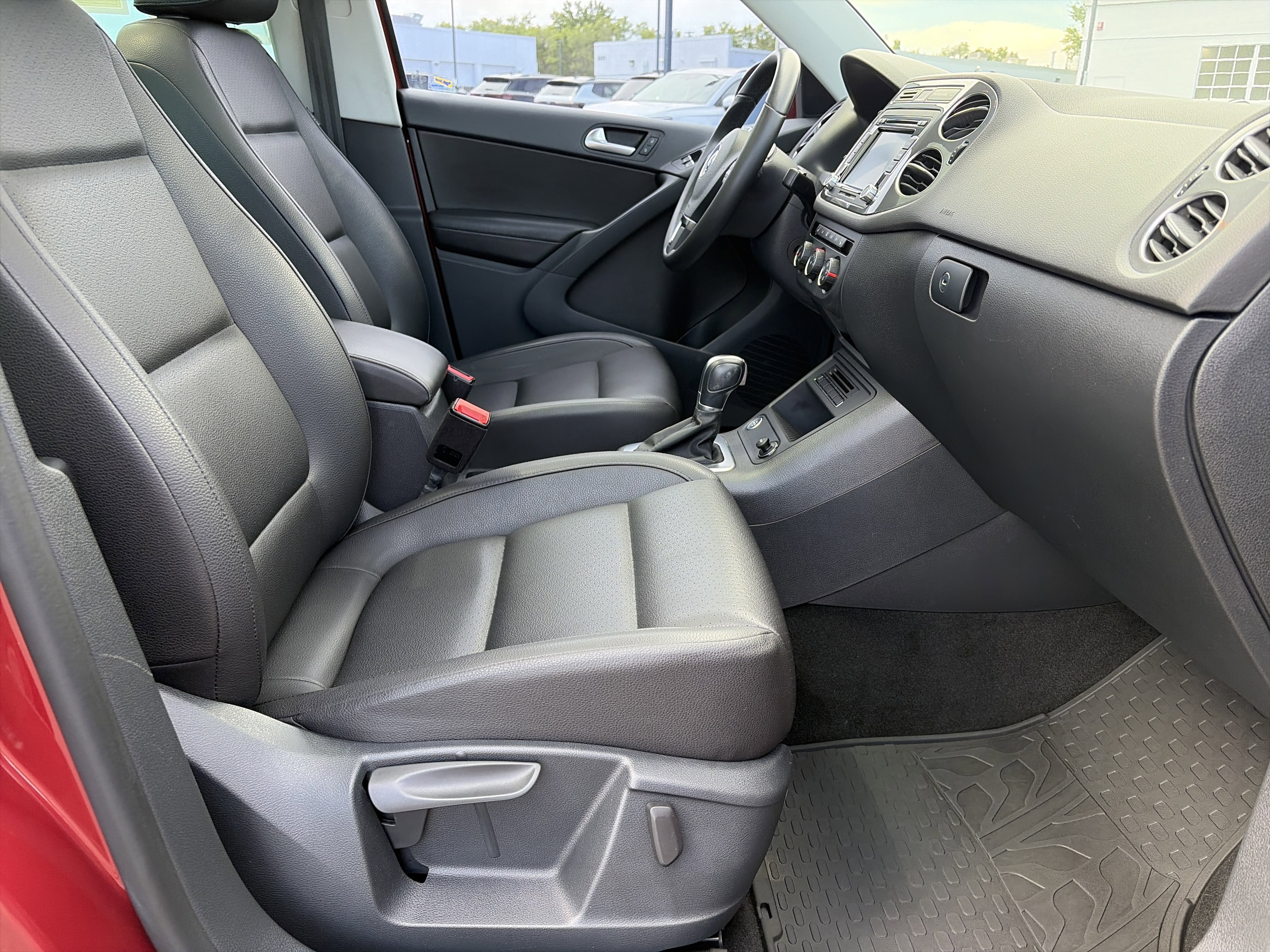 Used 2015 Volkswagen Tiguan S AWD/4WD image 30
