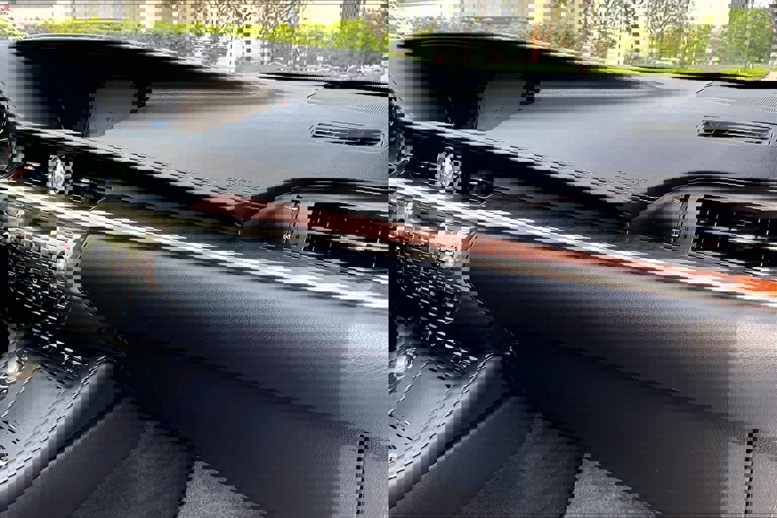 Used 2016 Lexus ES 350 w/ Navigation System Package image 17