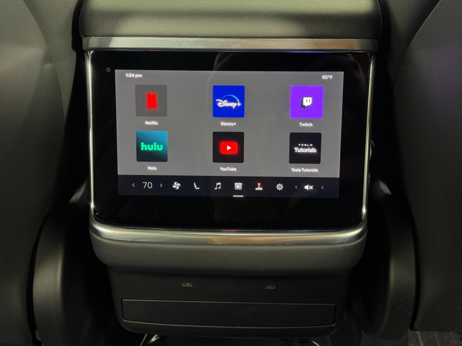 Used 2022 Tesla Model X image 35