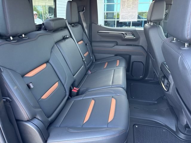 Used 2025 GMC Sierra 1500 AT4 w/ AT4 Premium Package AWD/4WD image 11