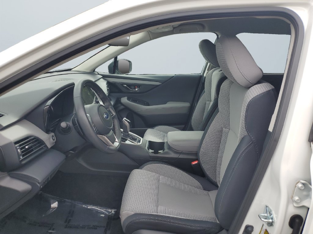 Certified 2025 Subaru Outback Premium AWD/4WD image 9