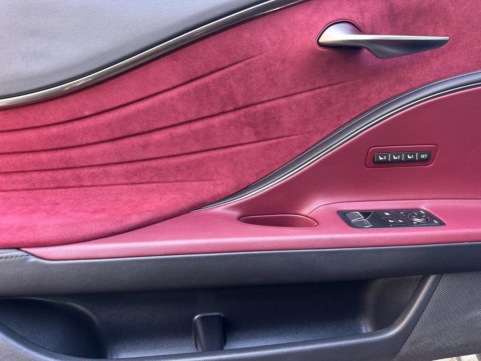 Used 2018 Lexus LC 500 Coupe w/ Sport Package image 11