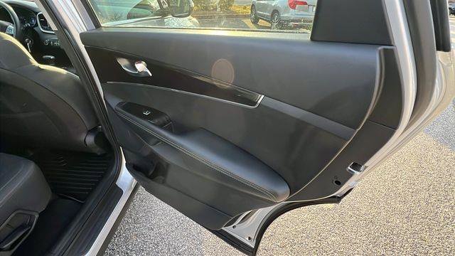 Used 2019 Kia Sorento L image 17