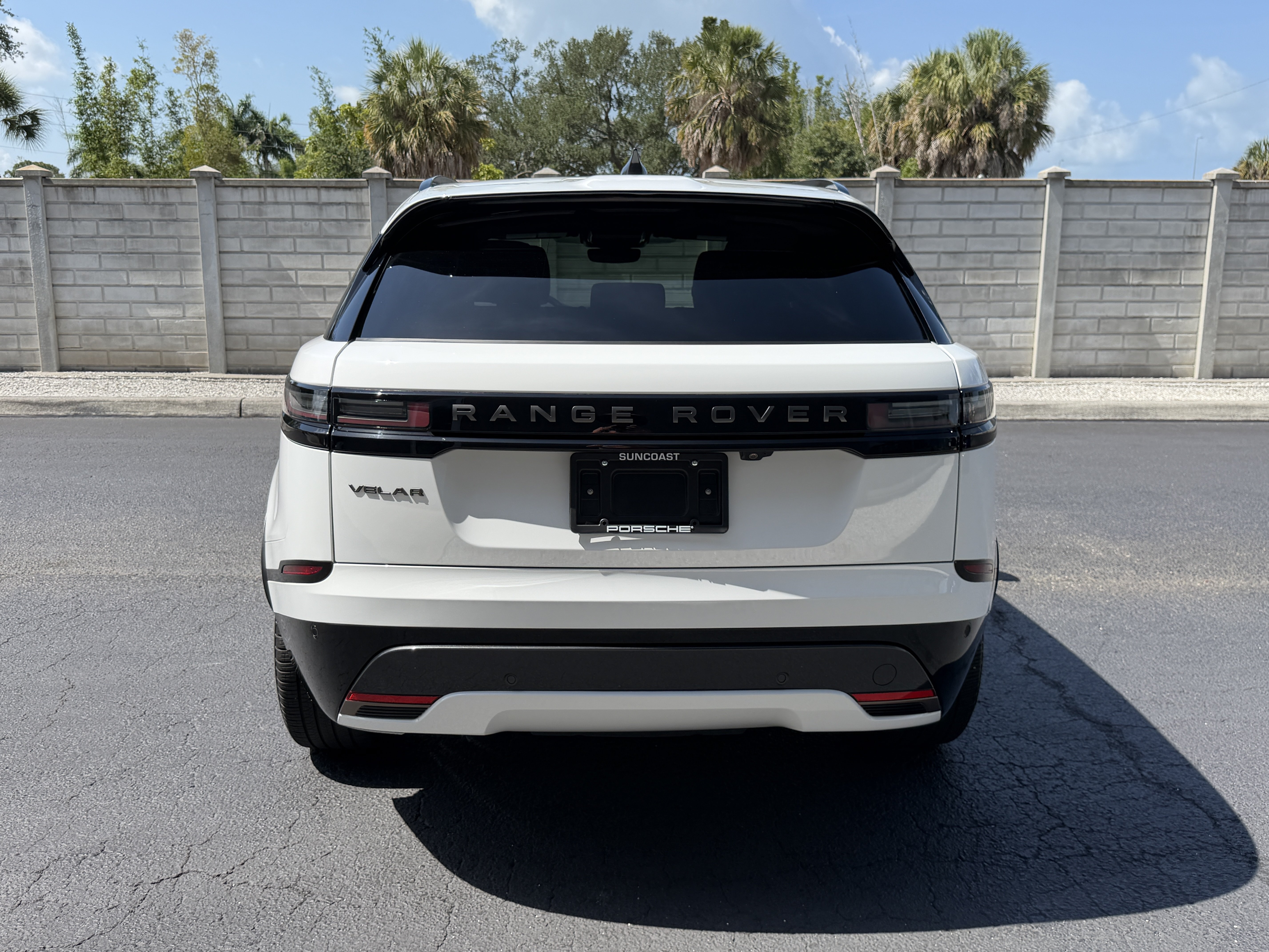 Used 2025 Land Rover Range Rover Velar Dynamic SE AWD/4WD image 11