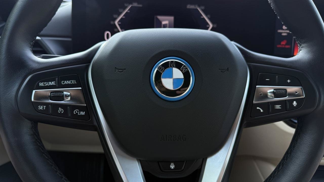 Used 2023 BMW i4 eDrive35 w/ Premium Package RWD image 44