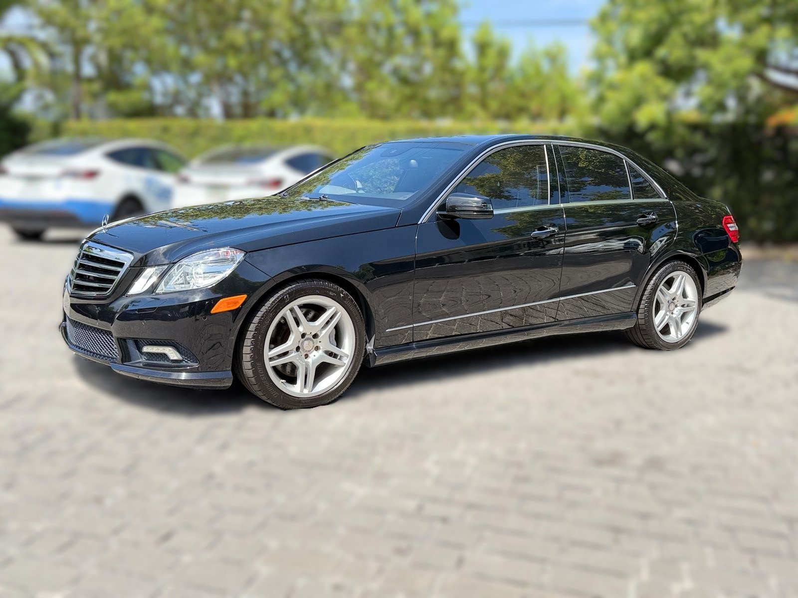 Used 2010 Mercedes-Benz E 550 Sedan image 1