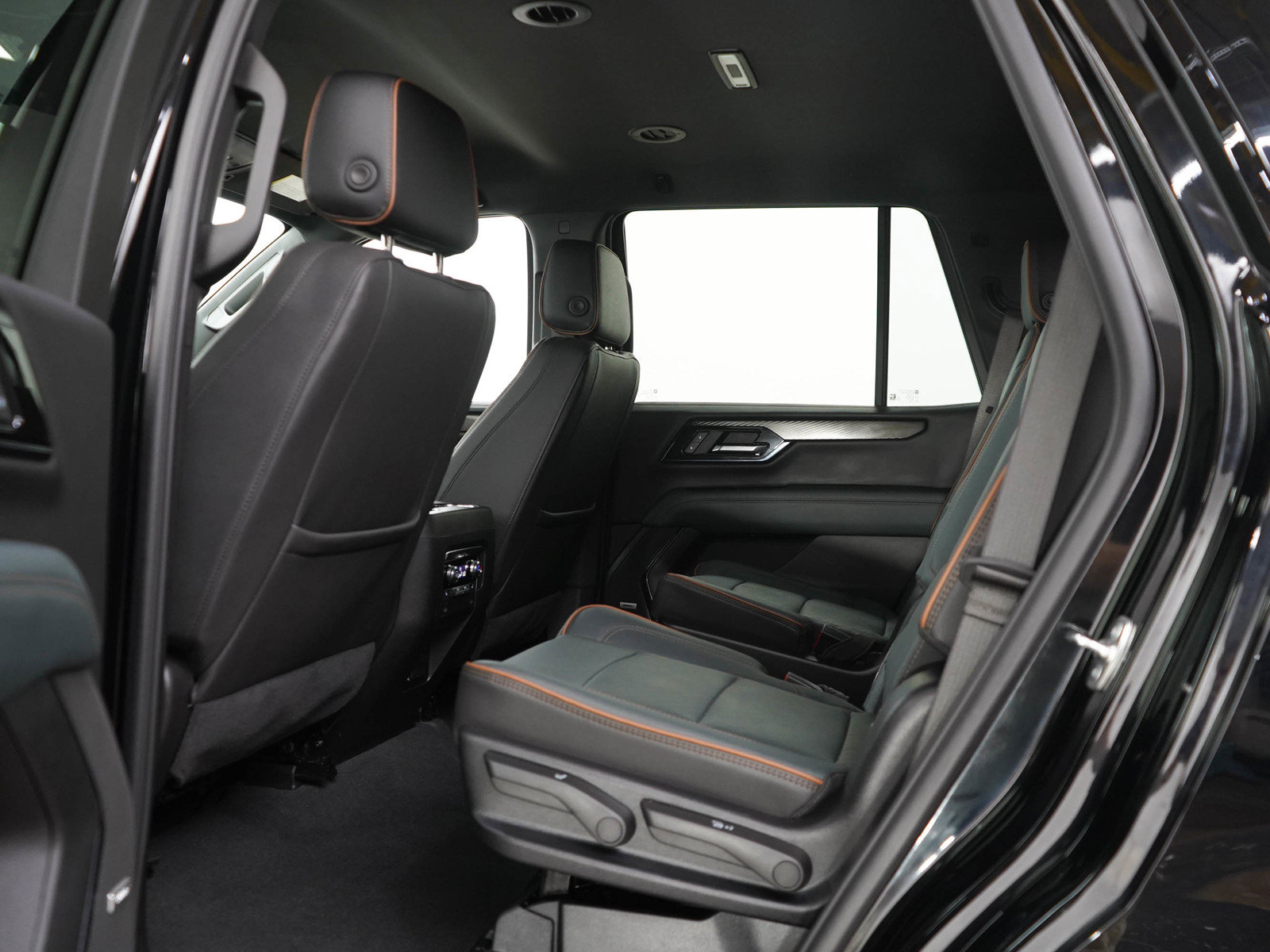 Used 2025 GMC Yukon AT4 AWD/4WD image 18
