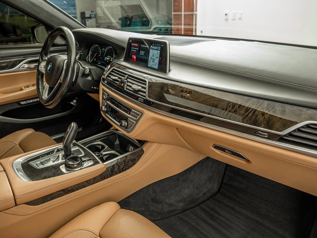 Used 2018 BMW 750i 750i image 36