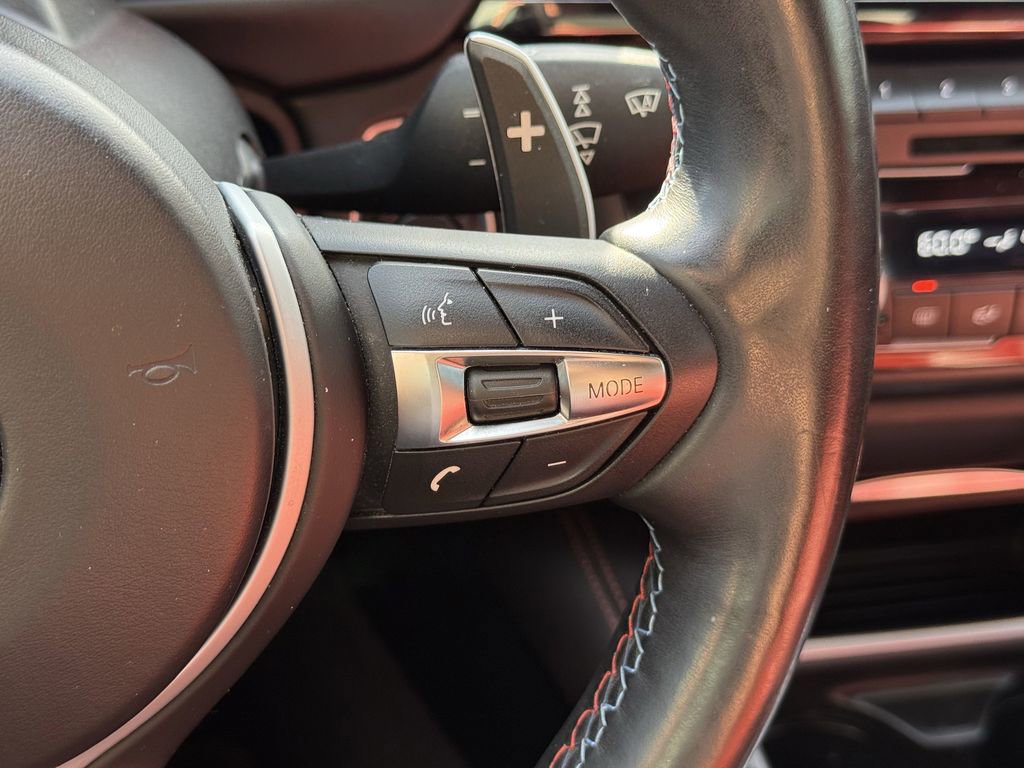 Used 2017 BMW M4 Convertible image 26