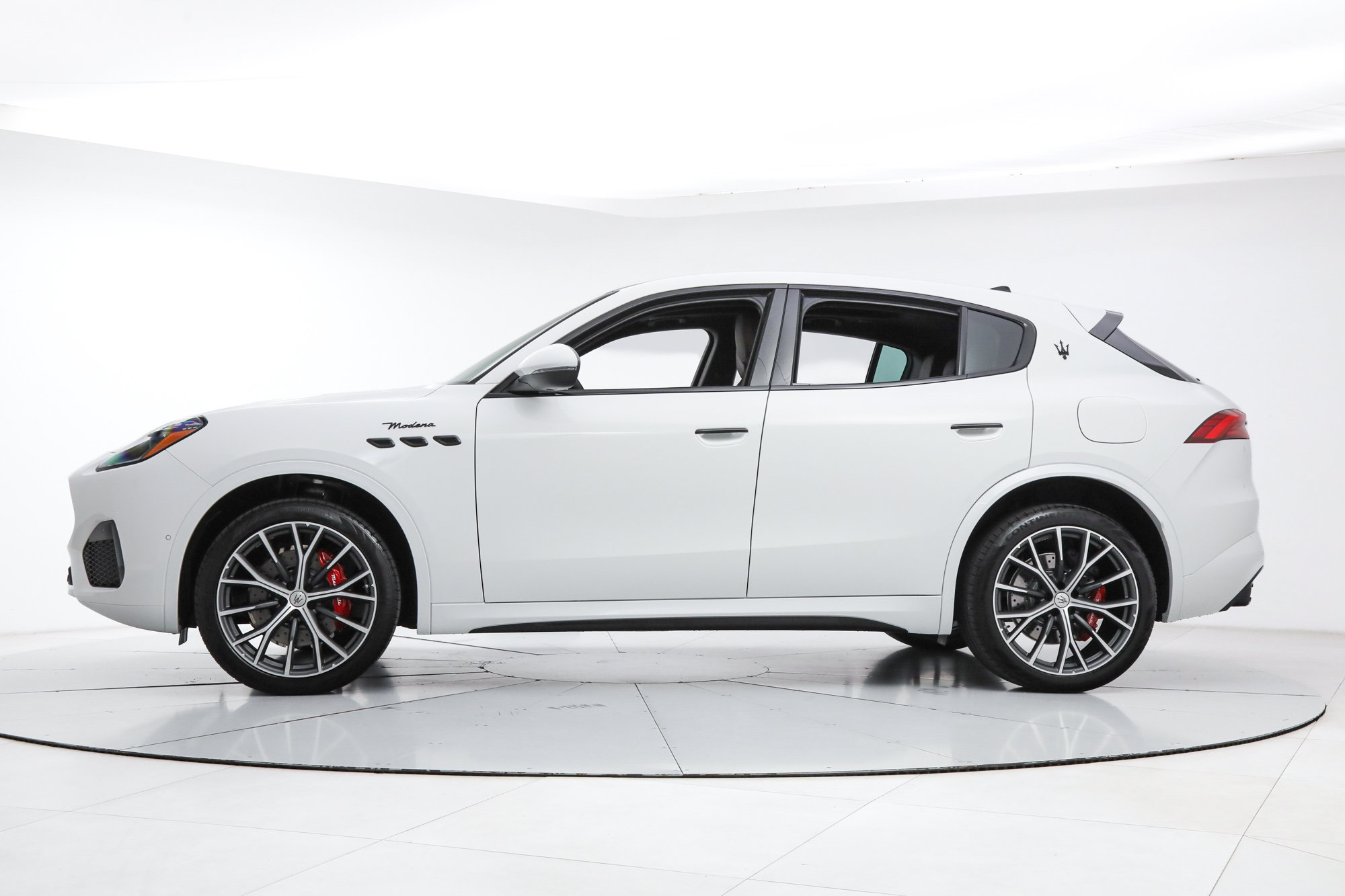 New 2026 Maserati Grecale Modena AWD/4WD image 2