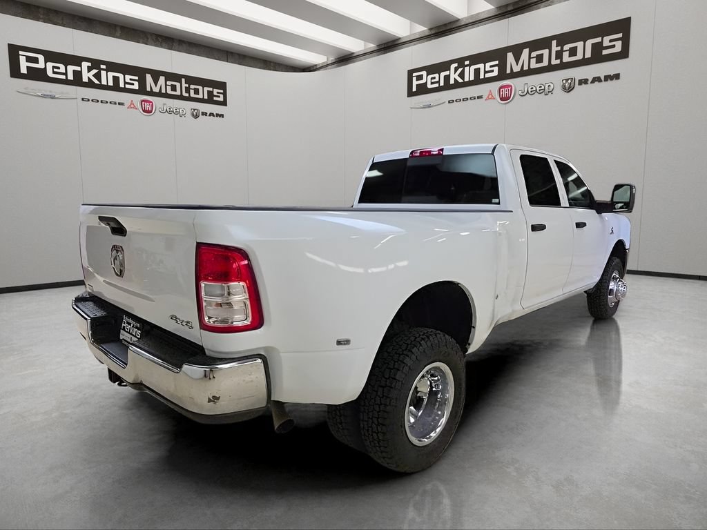 Used 2024 RAM 3500 Tradesman w/ Chrome Appearance Group AWD/4WD image 6