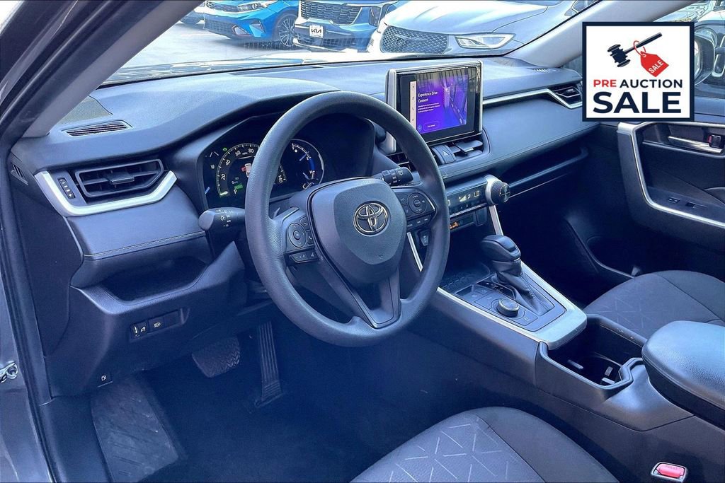 Used 2024 Toyota RAV4 XLE AWD/4WD image 14