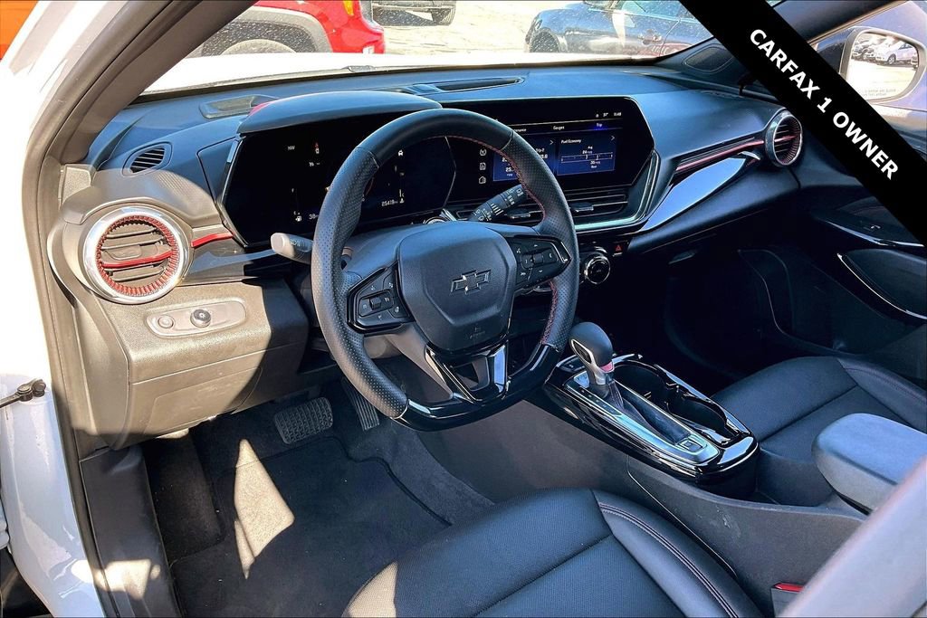 Used 2025 Chevrolet Trax RS w/ Driver Confidence Package image 16