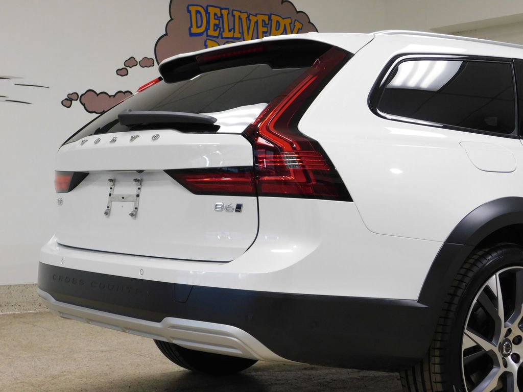 Used 2026 Volvo V90 B6 Cross Country Ultra image 91